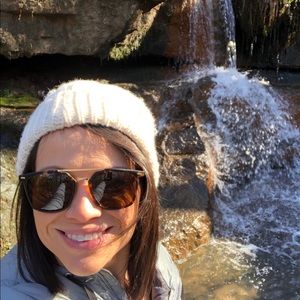 Meet your Posher, Sandi